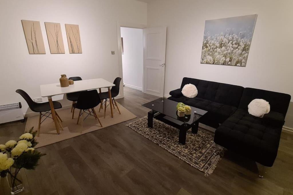 Luxury 1 Bedroom Flat In The Heart Of Wood Green London Luaran gambar