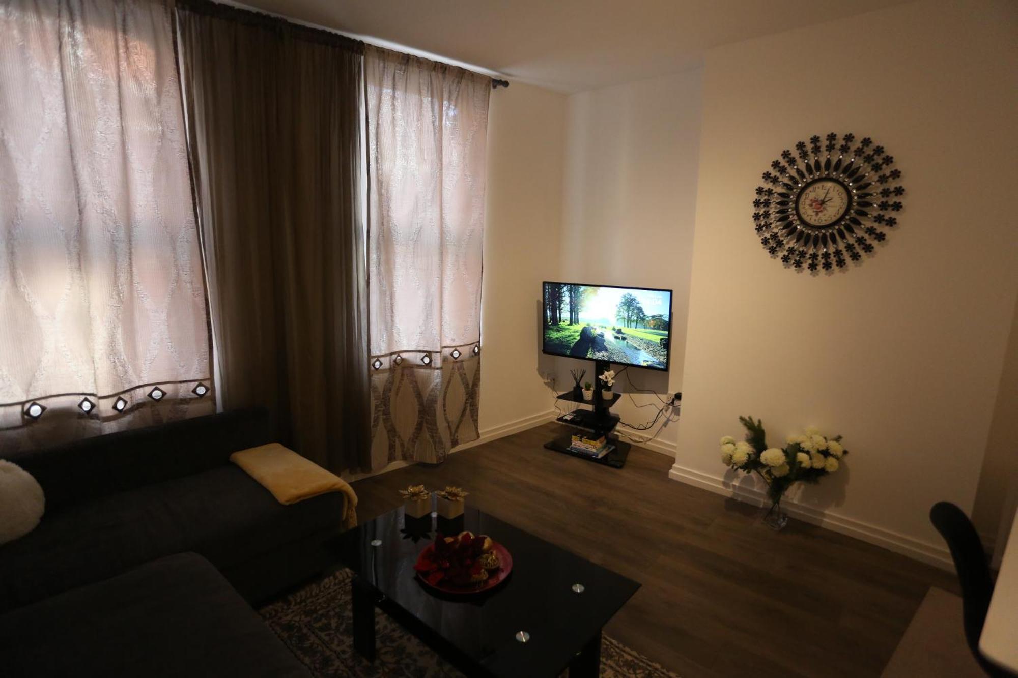 Luxury 1 Bedroom Flat In The Heart Of Wood Green London Bilik gambar